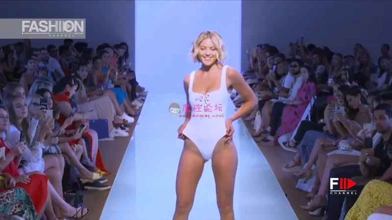 NU WAVE SWIM Spring Summer 2020 Miami - Fashion Channel.mp4_20190908_170359.150.jpg