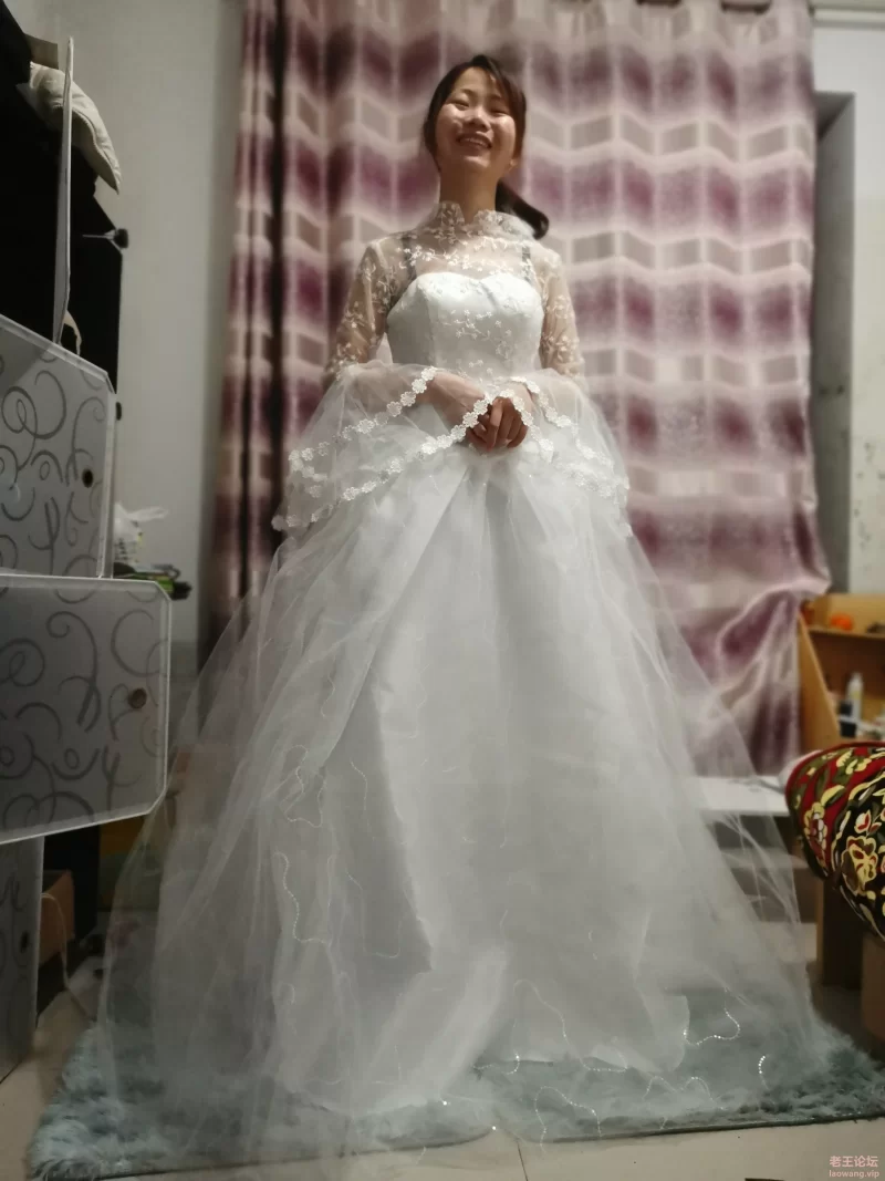 女人最美的衣服：婚纱。进入身体的瞬间刺激感爆棚